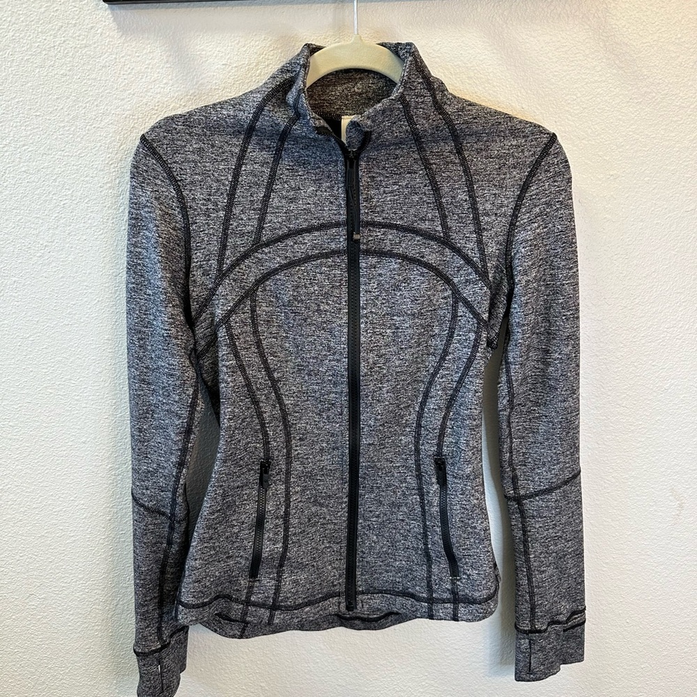 Lululemon define jacket size 6